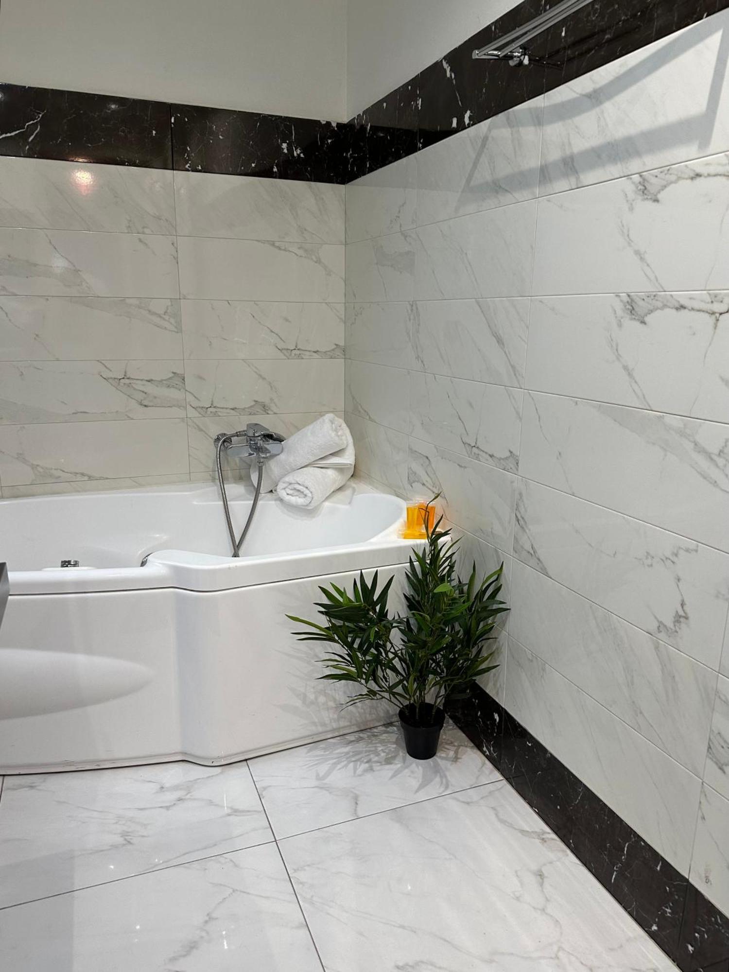2 Bd Apt In Syntagma With Acropolis View Atena Exterior foto