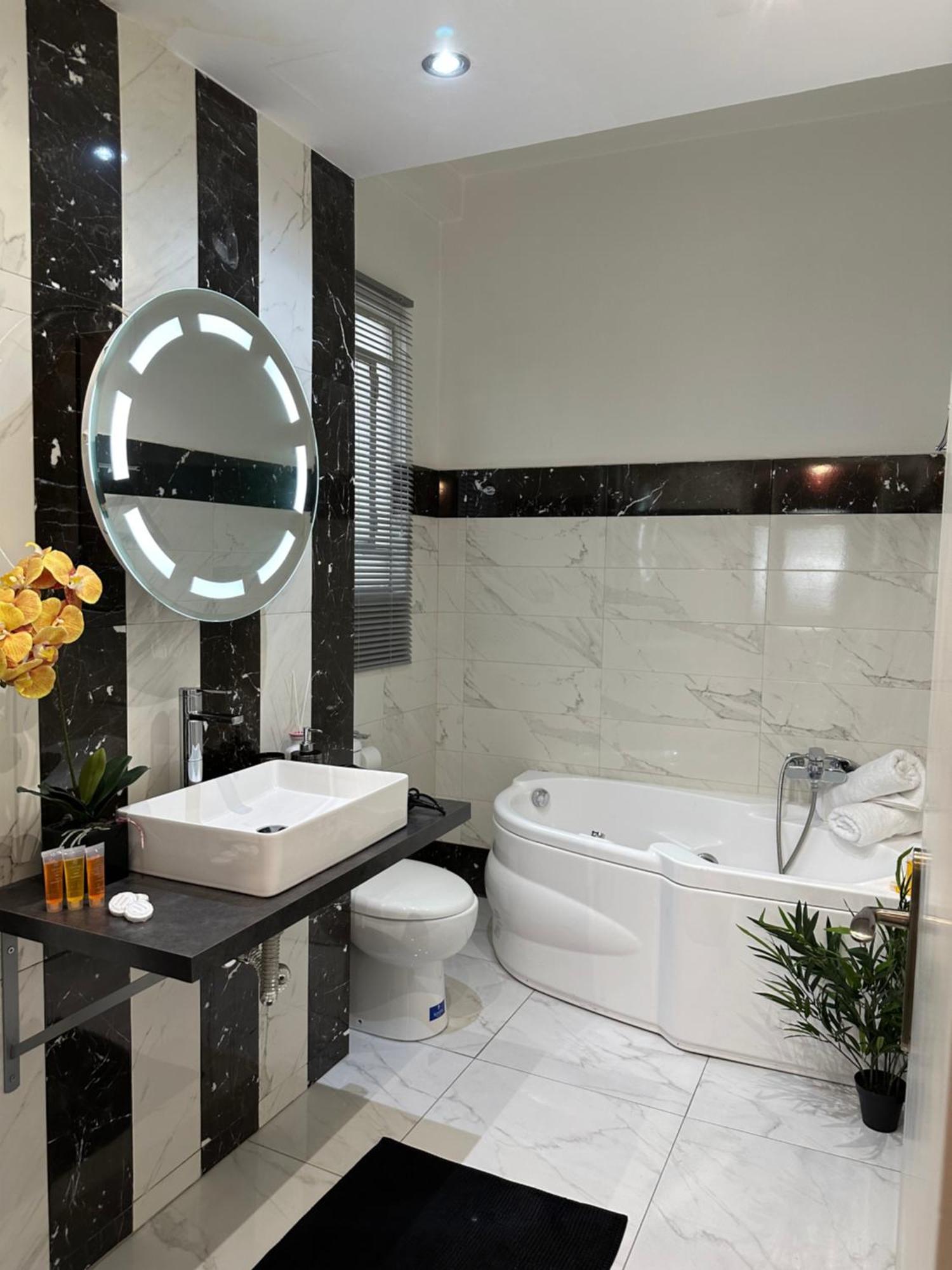 2 Bd Apt In Syntagma With Acropolis View Atena Exterior foto